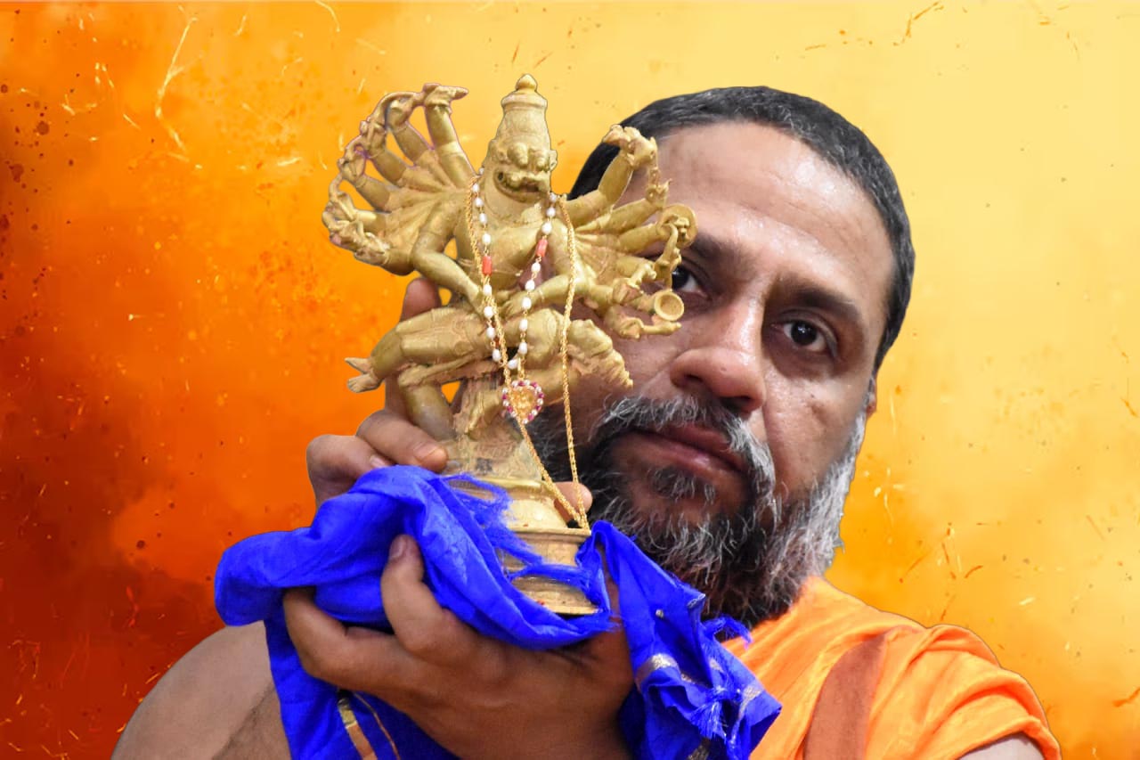 Sri Subudhendra Teertha Swamiji with 16-armed Narasimha